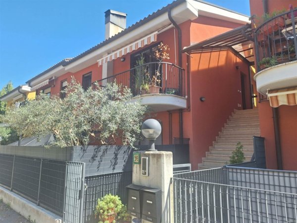 appartamento in vendita a Tolentino in zona Asinina