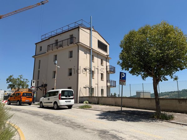appartamento in vendita a Tolentino in zona Pace