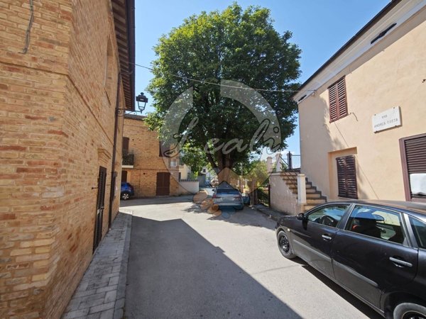 appartamento in vendita a Tolentino in zona Pace