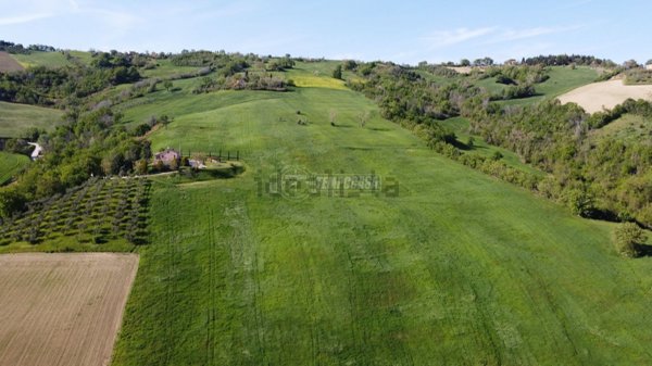 ufficio in vendita a Tolentino in zona Sant'Angelo