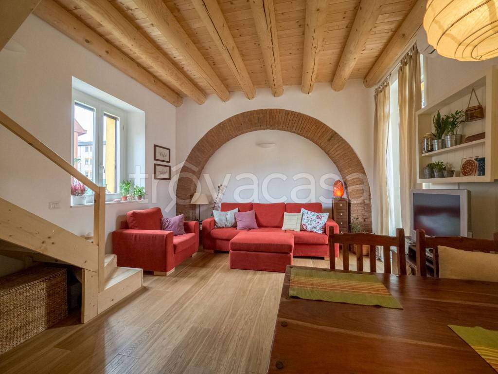 appartamento in vendita a Tolentino in zona Pace