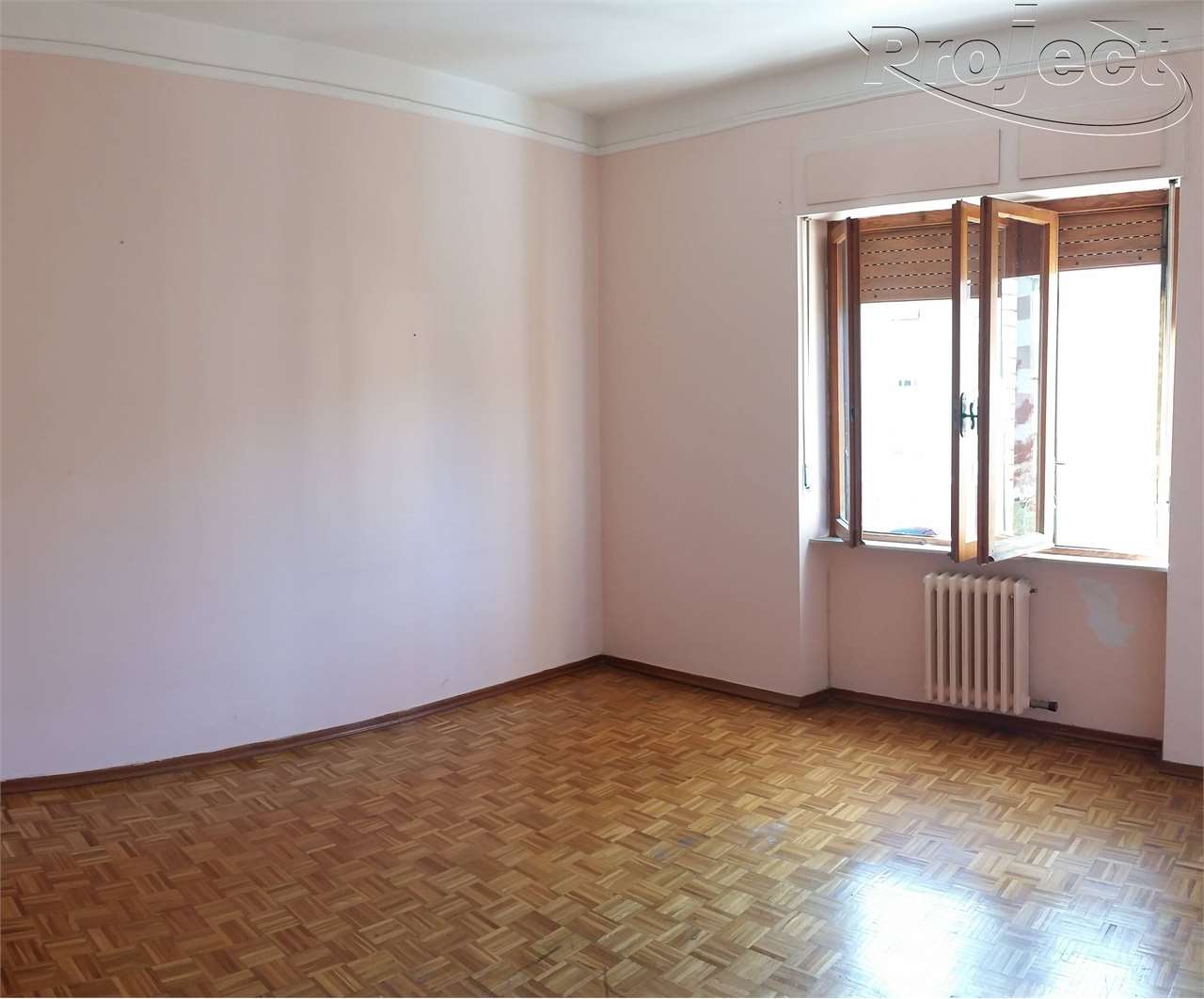appartamento in vendita a Tolentino in zona Pace
