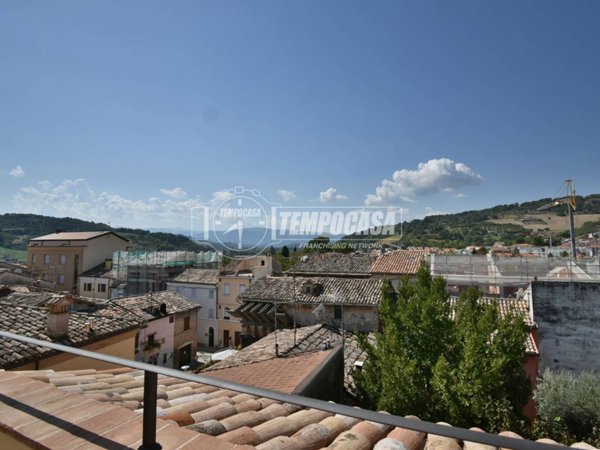 appartamento in vendita a Tolentino in zona Pace