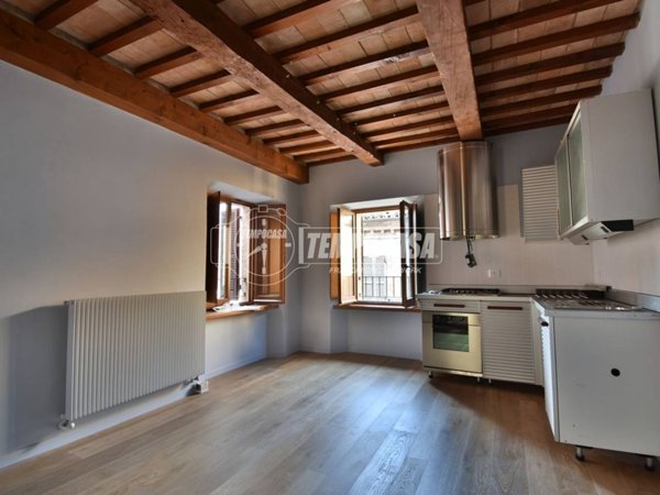appartamento in vendita a Tolentino in zona Pace