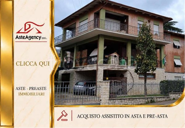 appartamento in vendita a Tolentino in zona Vaglie