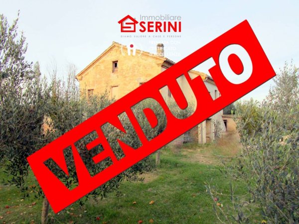 casa indipendente in vendita a Treia