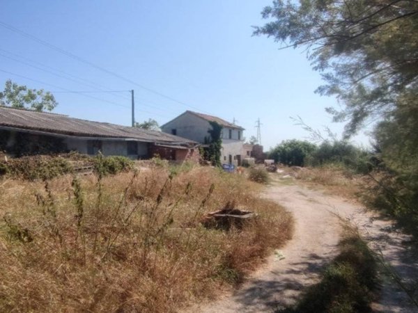 casa indipendente in vendita a Treia in zona Camporota
