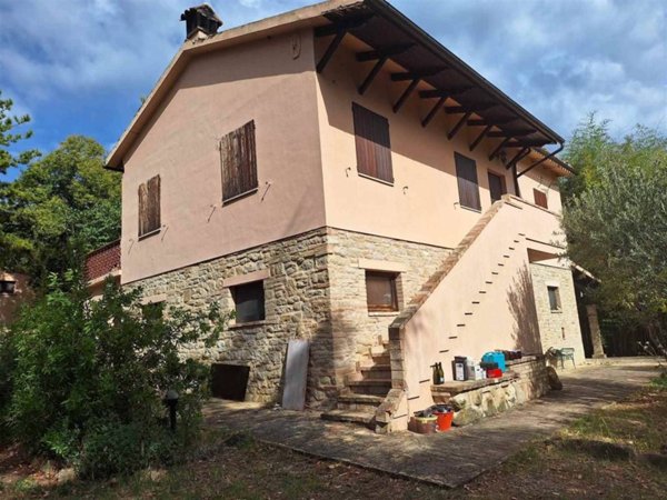 casa indipendente in vendita a Treia