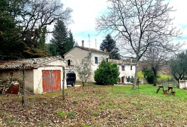 casa indipendente in vendita a Treia