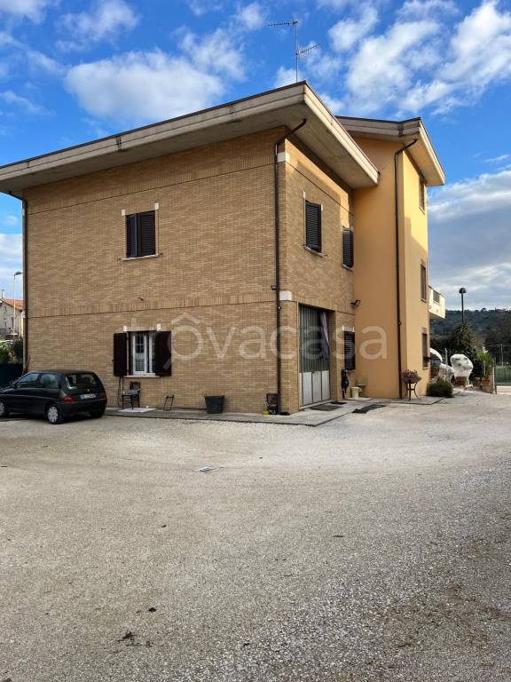 casa indipendente in vendita a Treia in zona Passo di Treia