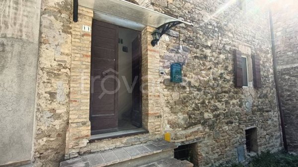 casa indipendente in vendita a Treia