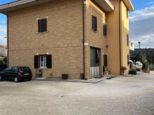 casa indipendente in vendita a Treia in zona Passo di Treia