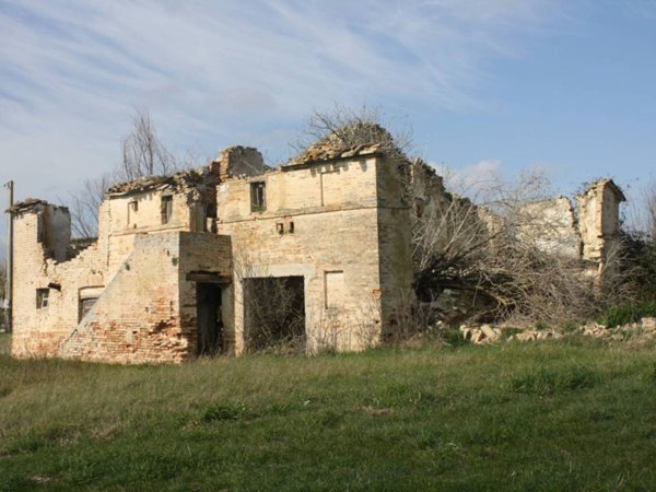 casa indipendente in vendita a Treia