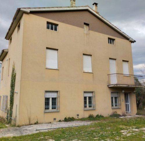 casa indipendente in vendita a Treia