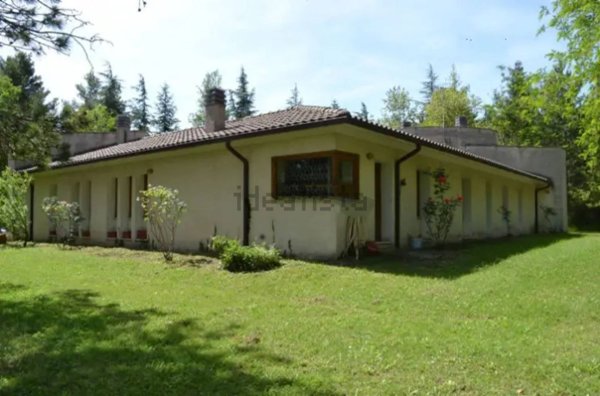 casa indipendente in vendita a Treia