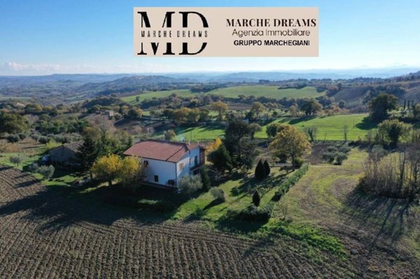 casa indipendente in vendita a Treia