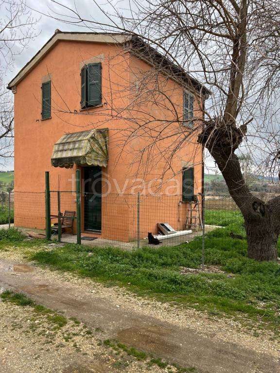 casa indipendente in vendita a Treia