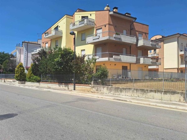 appartamento in vendita a Treia in zona Passo di Treia