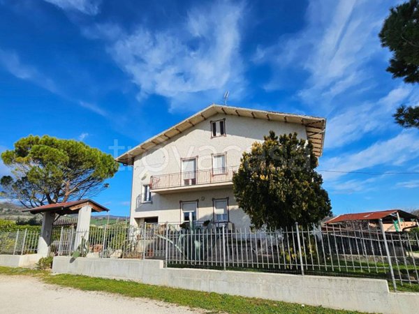 casa indipendente in vendita a Treia in zona Passo di Treia