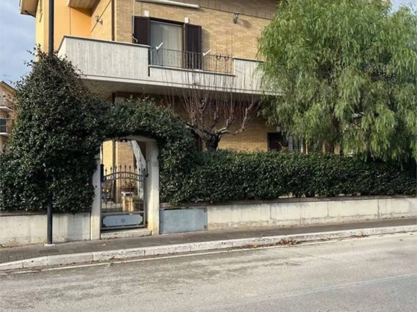 casa indipendente in vendita a Treia in zona Passo di Treia