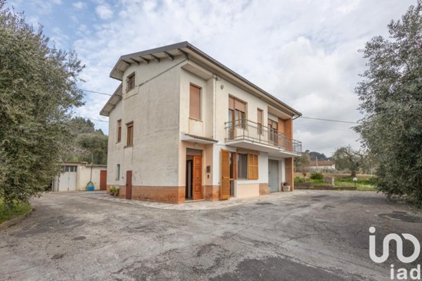 casa indipendente in vendita a Treia