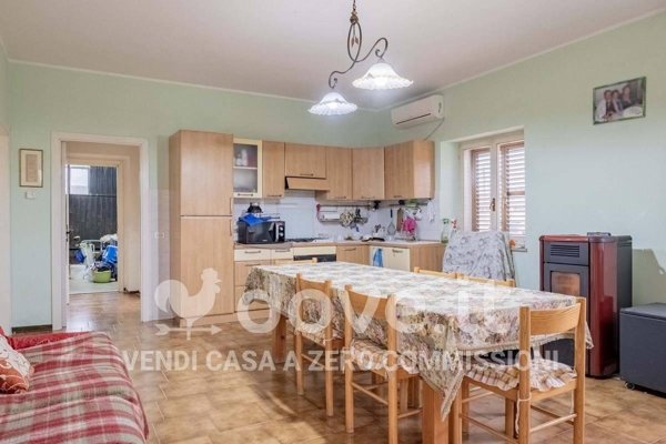 casa indipendente in vendita a Treia