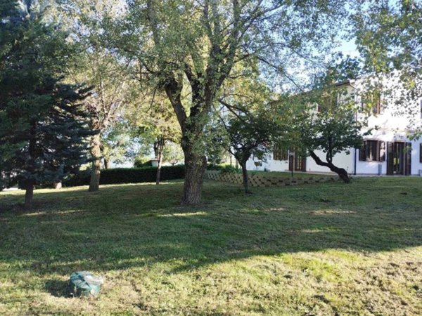 casa indipendente in vendita a Treia