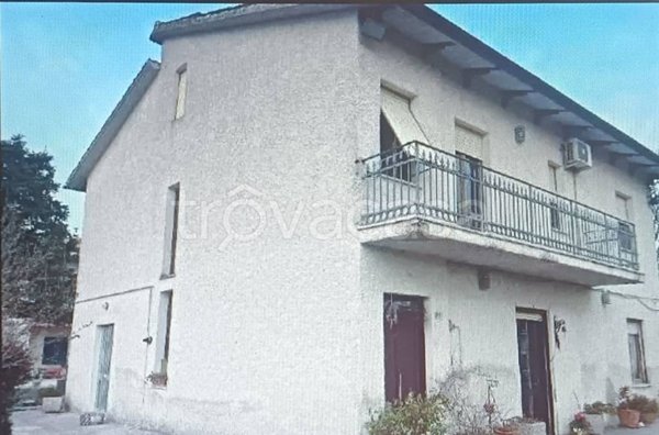 appartamento in vendita a Treia in zona Chiesanuova