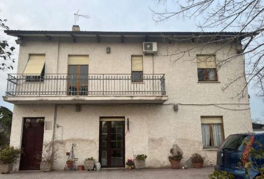 appartamento in vendita a Treia in zona Chiesanuova