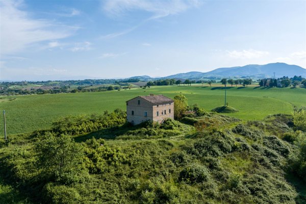 casa indipendente in vendita a Treia