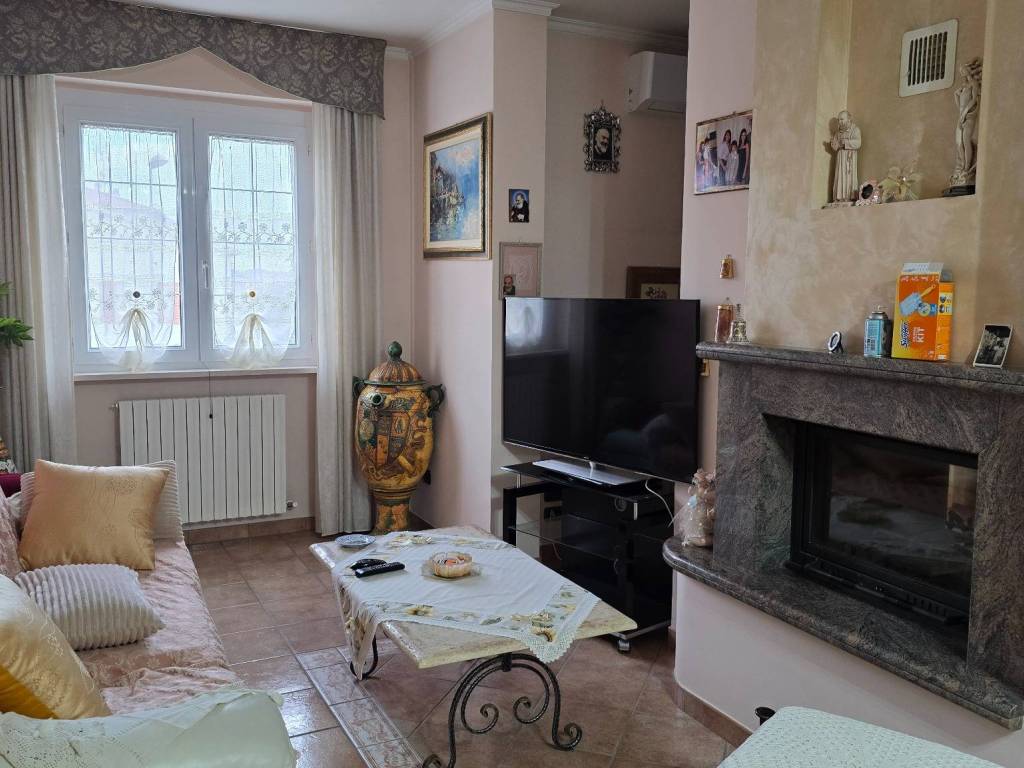 appartamento in vendita a Treia in zona Passo di Treia