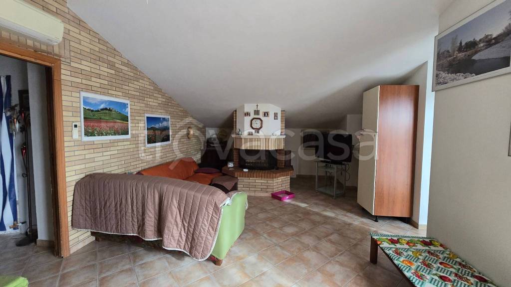 appartamento in vendita a Treia in zona Passo di Treia