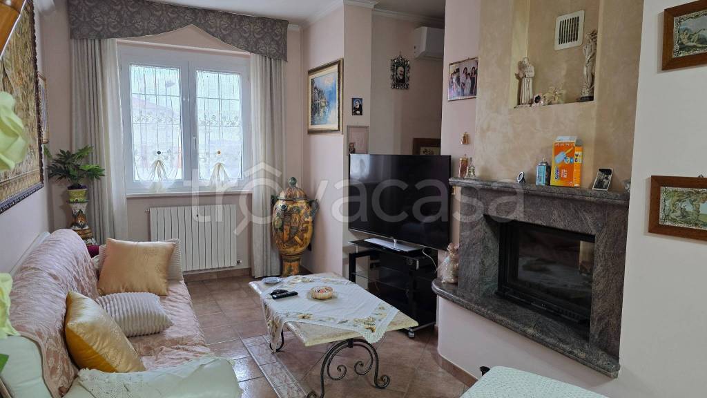 appartamento in vendita a Treia in zona Passo di Treia