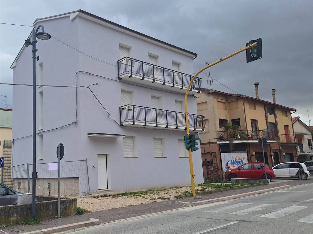 appartamento in vendita a Treia in zona Passo di Treia
