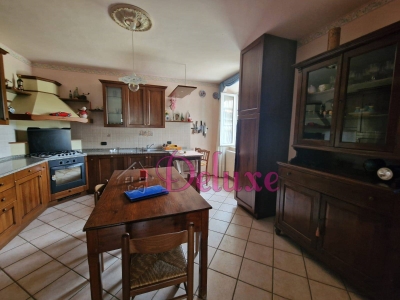 casa indipendente in vendita a Treia