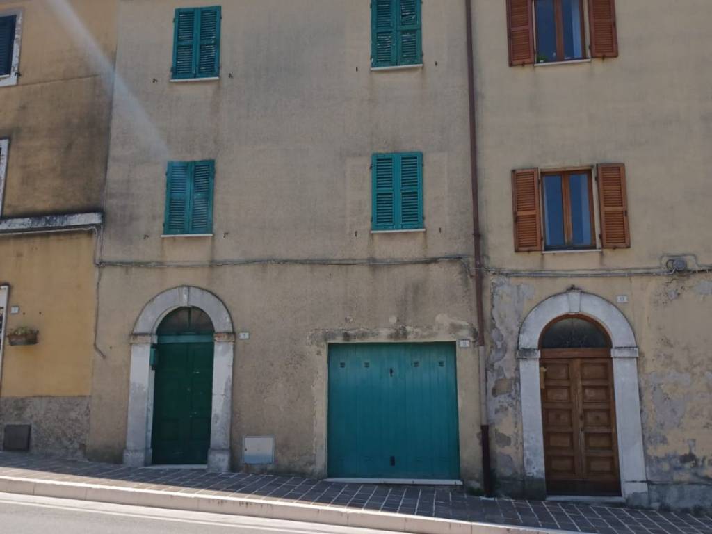 casa indipendente in vendita a Treia