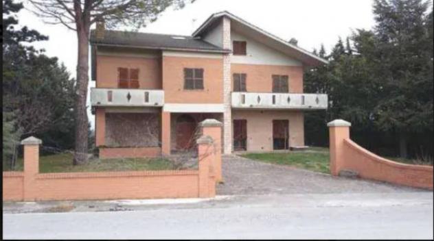casa indipendente in vendita a Treia