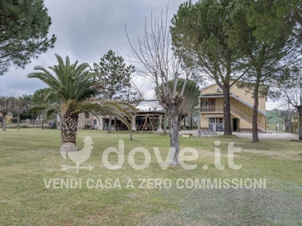 casa indipendente in vendita a Treia