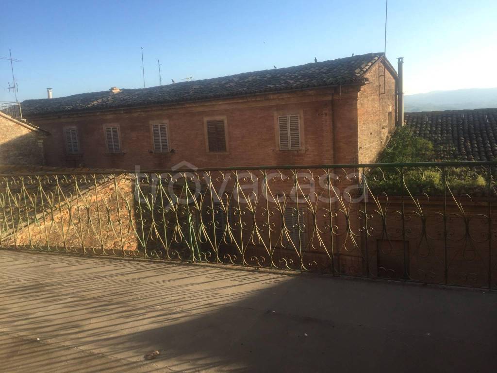 casa indipendente in vendita a Treia