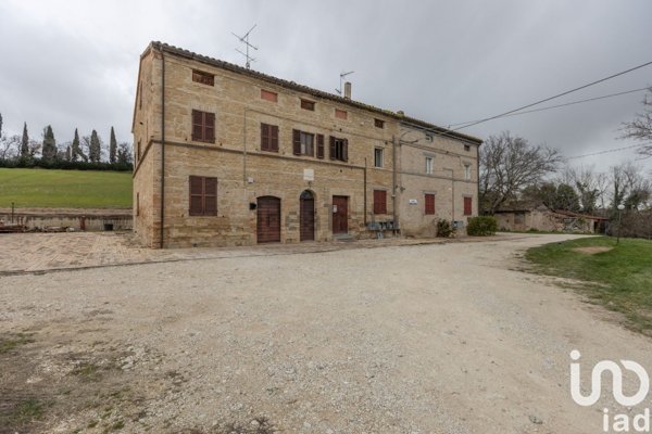 casa indipendente in vendita a Treia