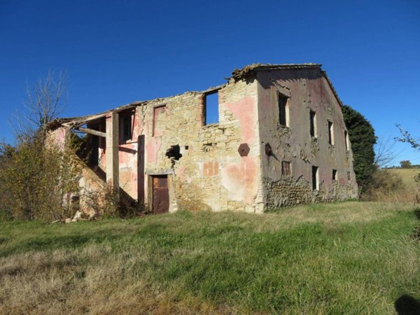 casa indipendente in vendita a Treia