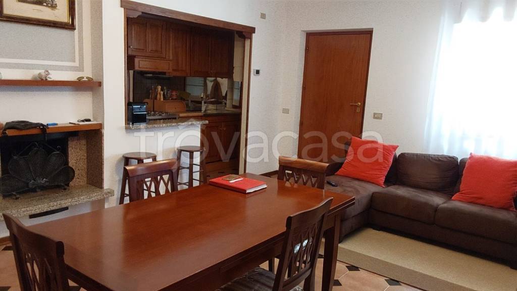 appartamento in vendita a Treia in zona Passo di Treia