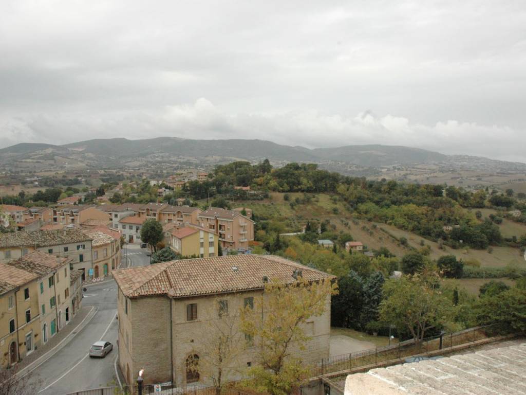 casa indipendente in vendita a Treia