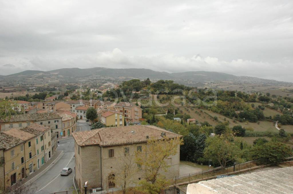 casa indipendente in vendita a Treia