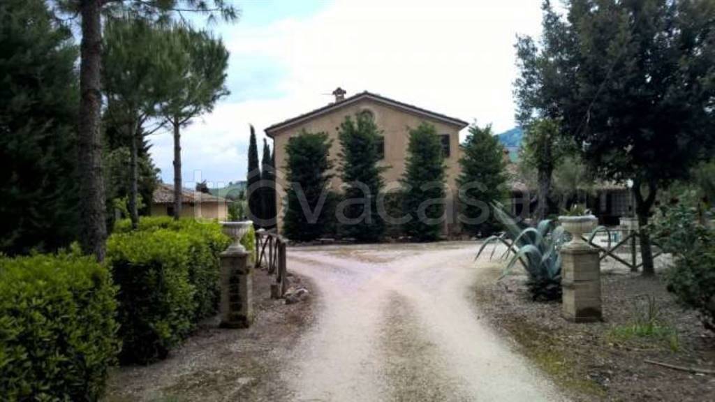 casa indipendente in vendita a Treia