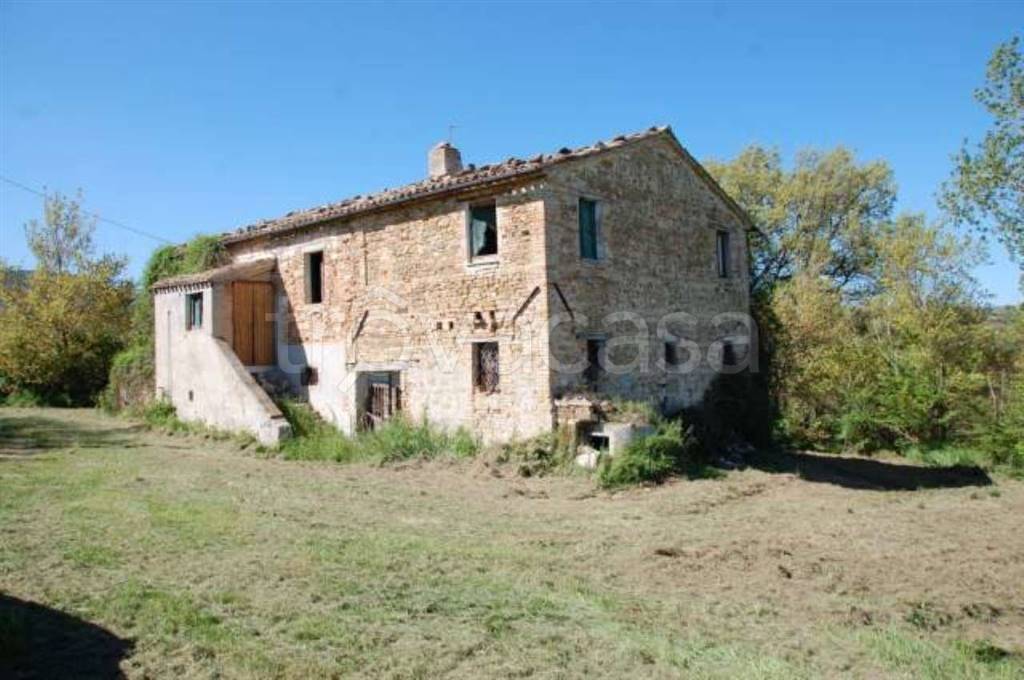 casa indipendente in vendita a Treia