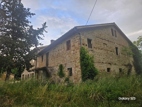casa indipendente in vendita a Treia in zona Passo di Treia