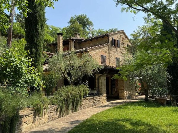 casa indipendente in vendita a Treia