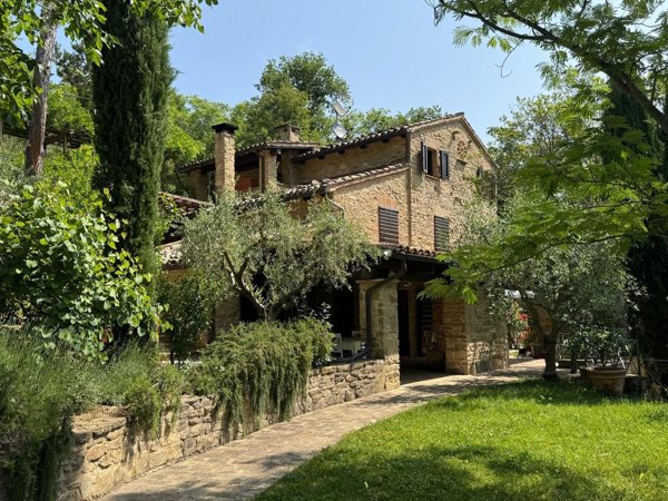 casa indipendente in vendita a Treia