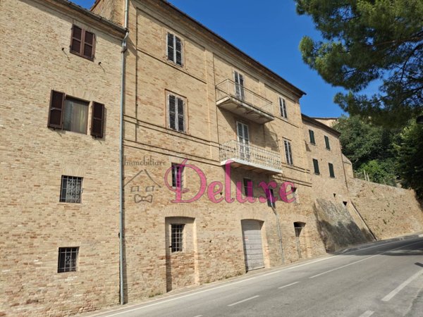 casa indipendente in vendita a Treia